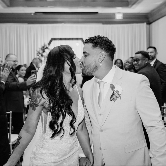 Meet your Posher, Angelina - Picture 7 of 14